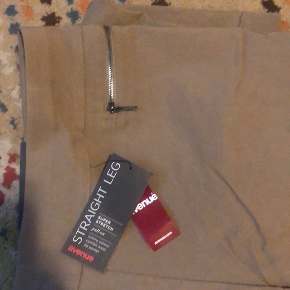 Stretch Zip Pocket Pull On Pant - Picture 4 of 5